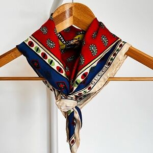 Gucci Blind For Love Tiger Moon card silk scarf